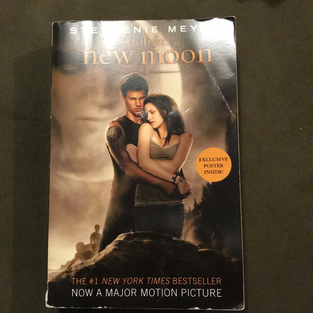 New moon by Stephenie Meyer